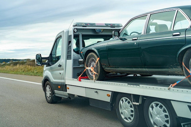 Parker-Classic-Car-Towing-Image